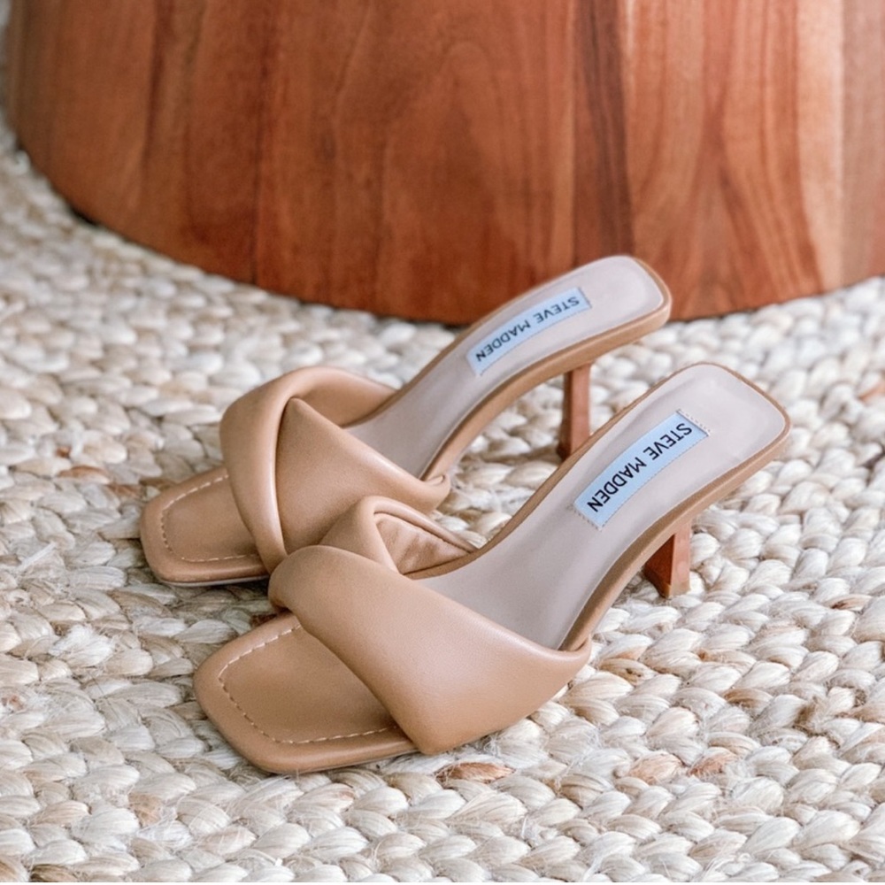 Steve Madden Tan Leather Thai Sandal